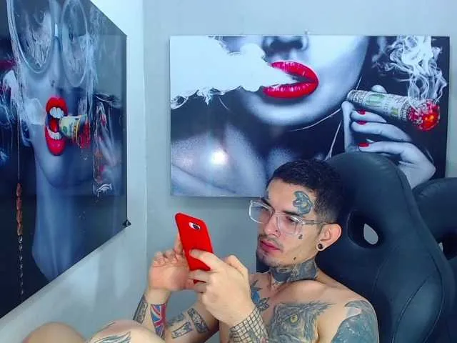 Live sex webcam photo for JeisonHott #288364529