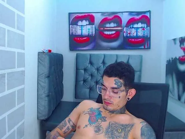 Live sex webcam photo for JeisonHott #289279819