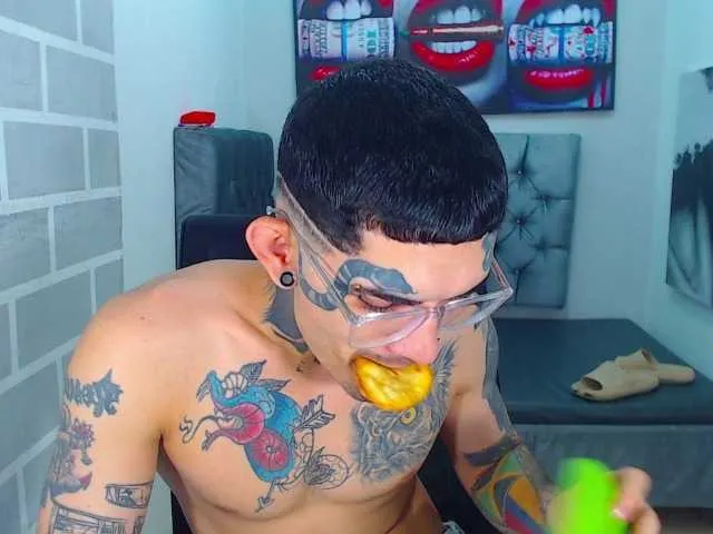 Live sex webcam photo for JeisonHott #289315291