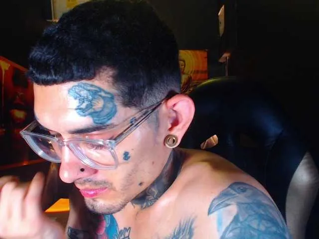 Live sex webcam photo for JeisonHott #289442739