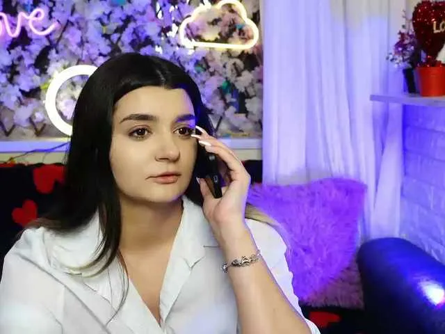 Live sex webcam photo for JellyJux #275670985