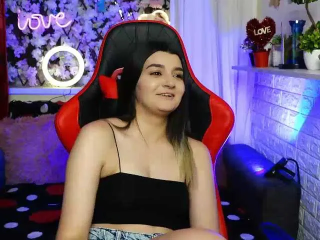 Live sex webcam photo for JellyJux #275676661