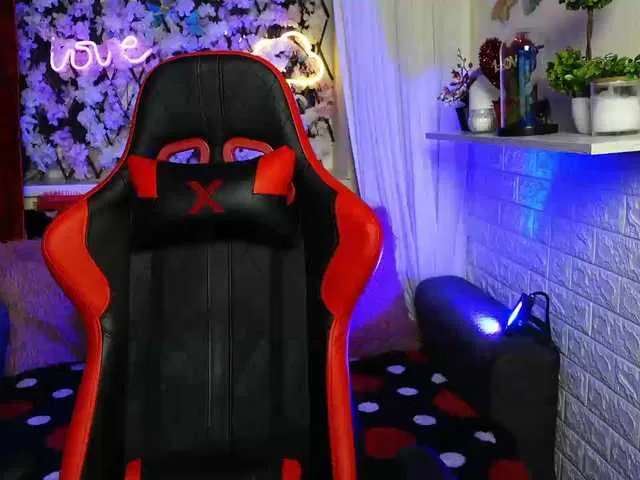 Live sex webcam photo for JellyJux #275766616