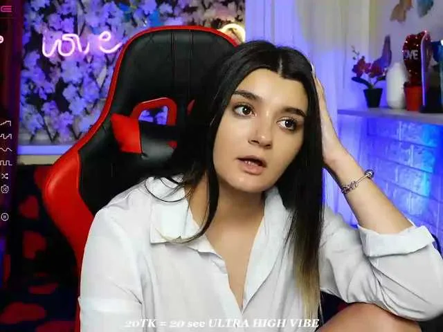 Live sex webcam photo for JellyJux #276023527