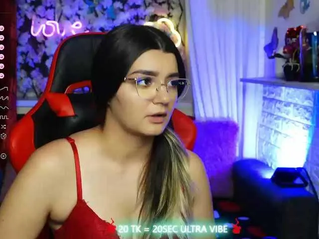 Live sex webcam photo for JellyJux #276115551