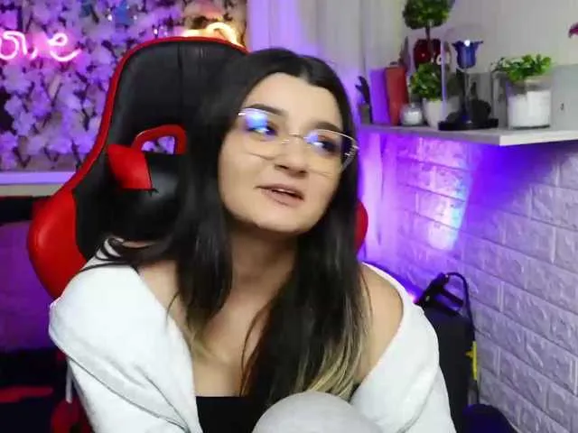 Live sex webcam photo for JellyJux #276242676