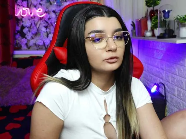 Live sex webcam photo for JellyJux #276255316