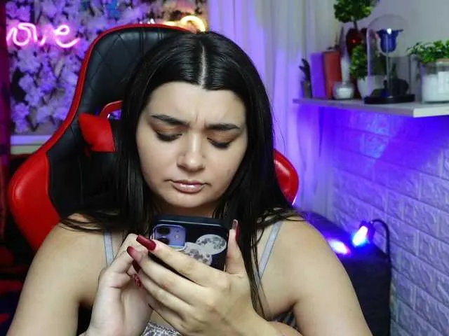 Live sex webcam photo for JellyJux #276262861