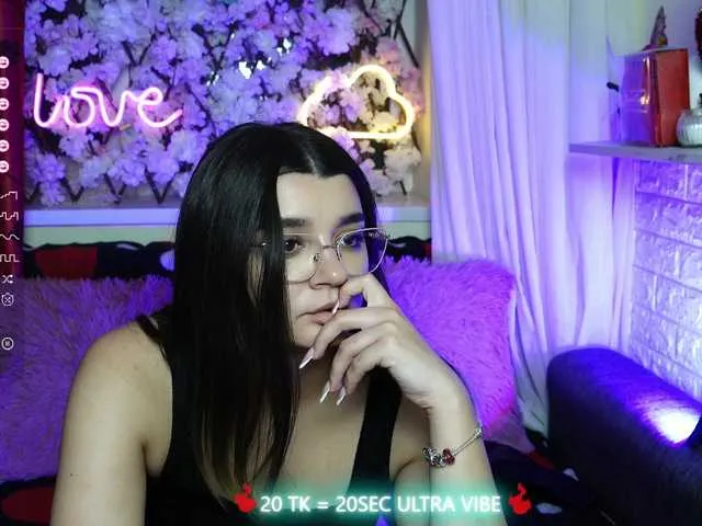 Live sex webcam photo for JellyJux #276344579