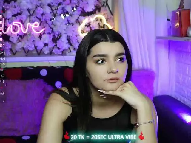 Live sex webcam photo for JellyJux #276349385