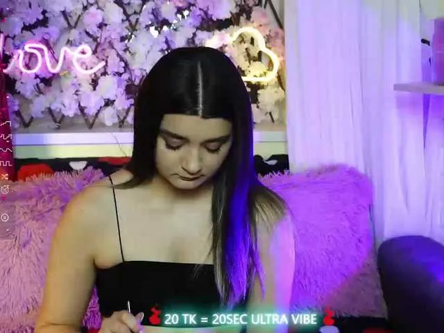 Live sex webcam photo for JellyJux #276362258