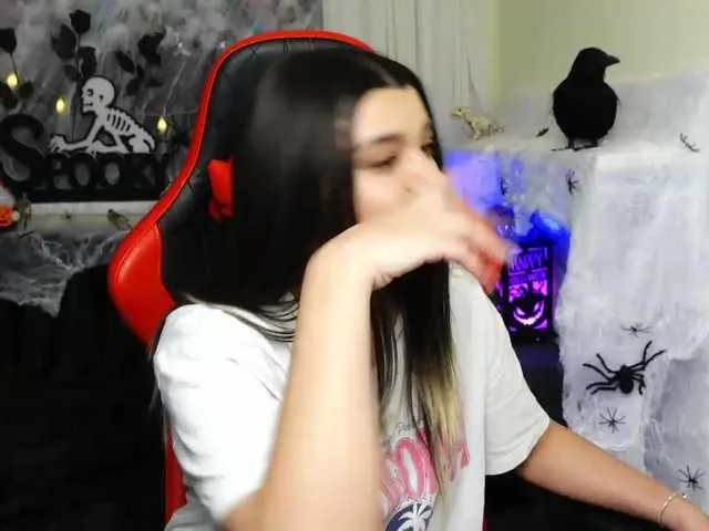 Live sex webcam photo for JellyJux #276510811