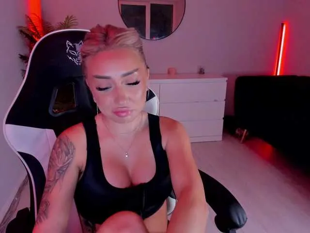 Live sex webcam photo for JellyPie #290129871