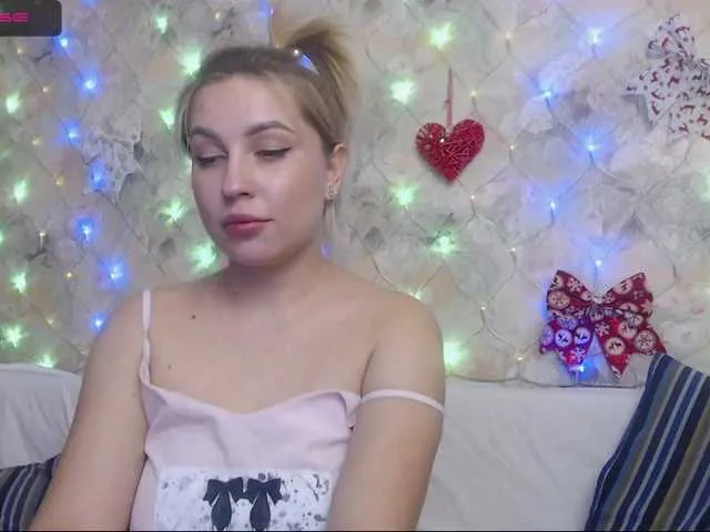 Live sex webcam photo for Jemalia #271751689