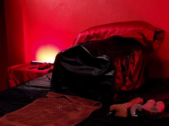 Live sex webcam photo for JennStarXXX #276384863