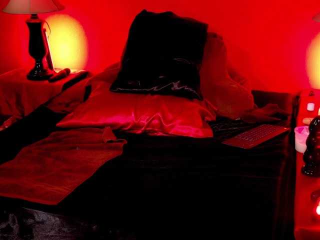 Live sex webcam photo for JennStarXXX #277011680