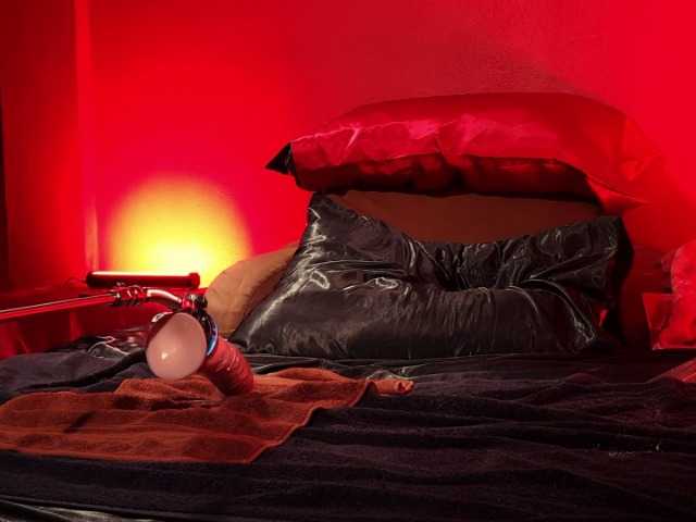 Live sex webcam photo for JennStarXXX #277264288