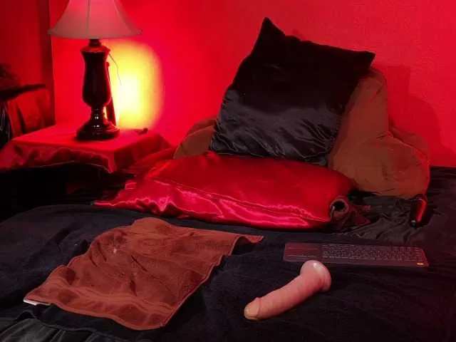 Live sex webcam photo for JennStarXXX #290276530