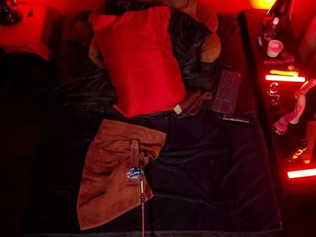 Live sex webcam photo for JennStarXXX #290570981