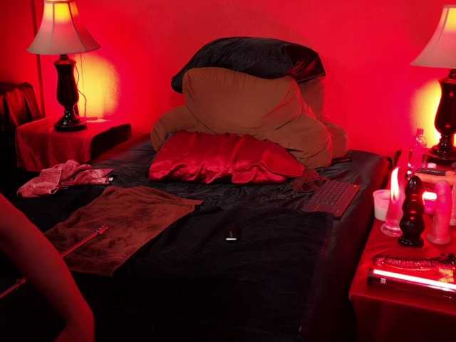 Live sex webcam photo for JennStarXXX #290672262