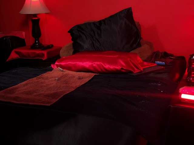 Live sex webcam photo for JennStarXXX #291060139