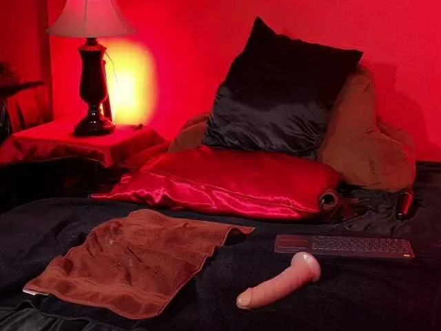 Live sex webcam photo for JennStarXXX #293340161