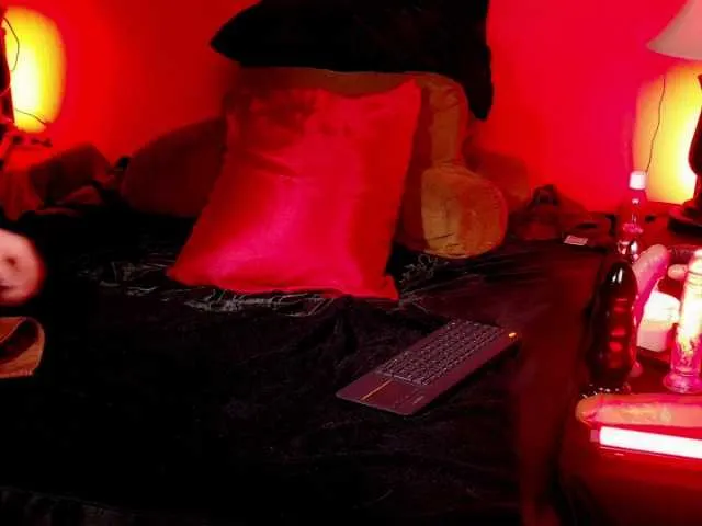 Live sex webcam photo for JennStarXXX #293812612