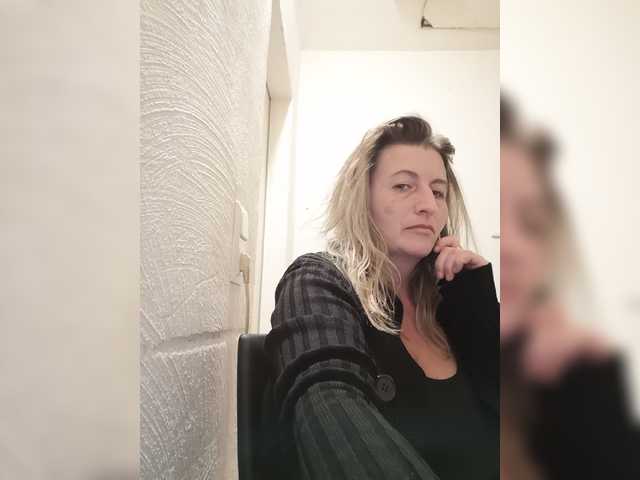 Live sex webcam photo for JennaDeluxe #288022565