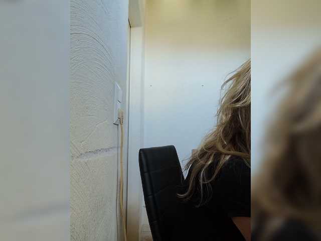 Live sex webcam photo for JennaDeluxe #288022574