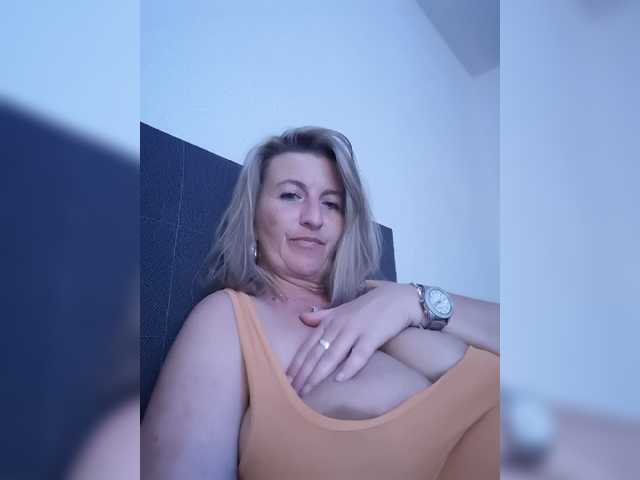 Live sex webcam photo for JennaDeluxe #288022611