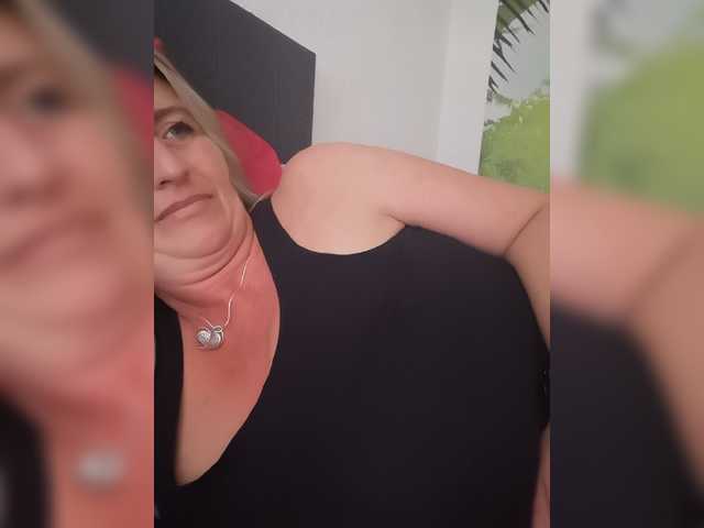 Live sex webcam photo for JennaDeluxe #288022616