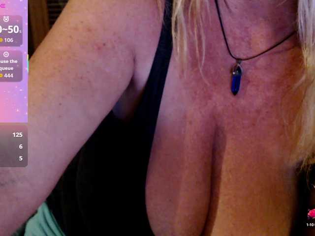 Live sex webcam photo for JennaDeluxe #291695791