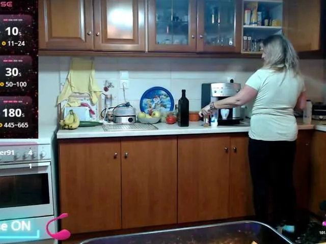 Live sex webcam photo for JennaDeluxe #292390170