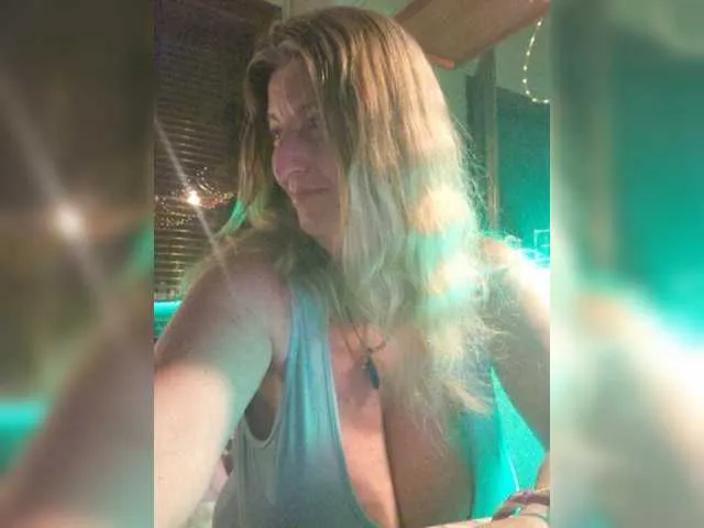 Live sex webcam photo for JennaDeluxe #293711829