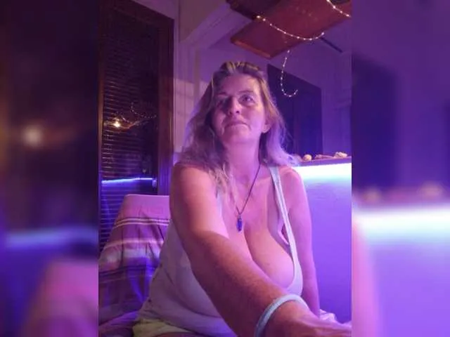 Live sex webcam photo for JennaDeluxe #293980514