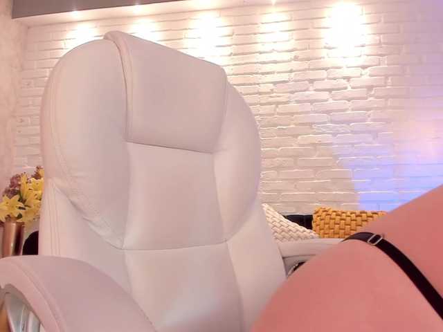 Live sex webcam photo for JennaOlson #273906736