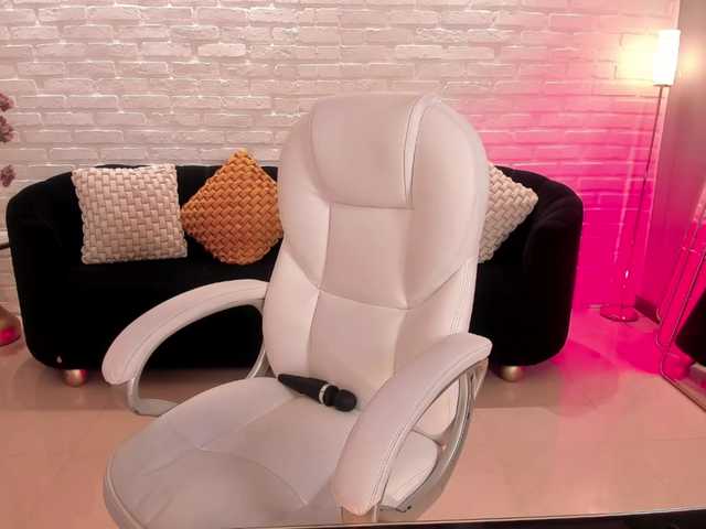 Live sex webcam photo for JennaOlson #274064112