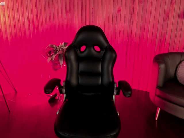 Live sex webcam photo for JennaOlson #275433662