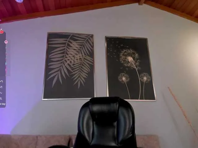 Live sex webcam photo for JennaOlson #292294689