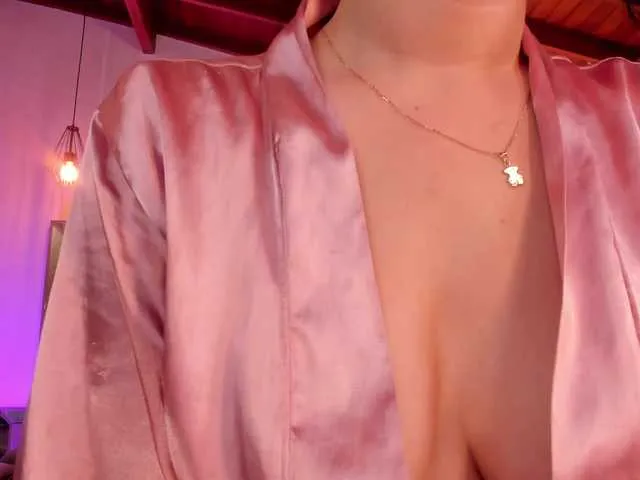 Live sex webcam photo for JennaOlson #293935514