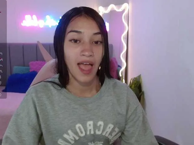 Live sex webcam photo for Jenner-tay #277325833