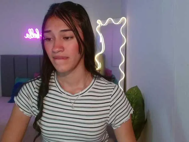 Live sex webcam photo for Jenner-tay #277414447