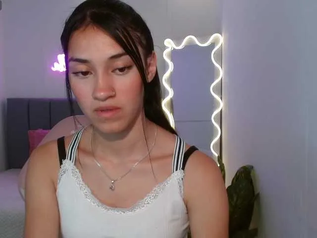 Live sex webcam photo for Jenner-tay #277531097