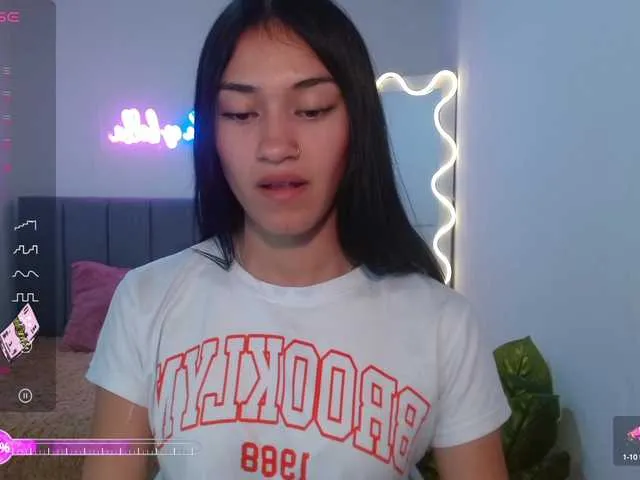 Live sex webcam photo for Jenner-tay #277575690