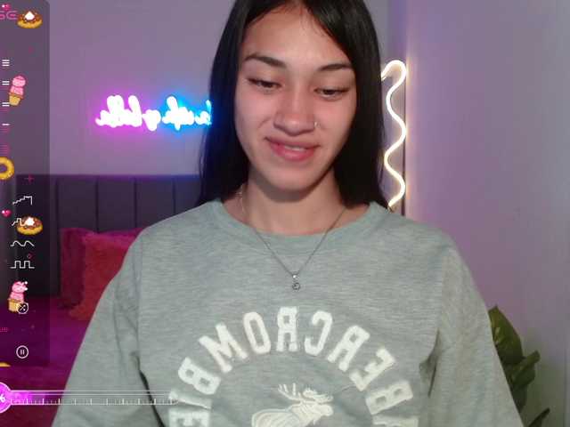 Live sex webcam photo for Jenner-tay #277650794