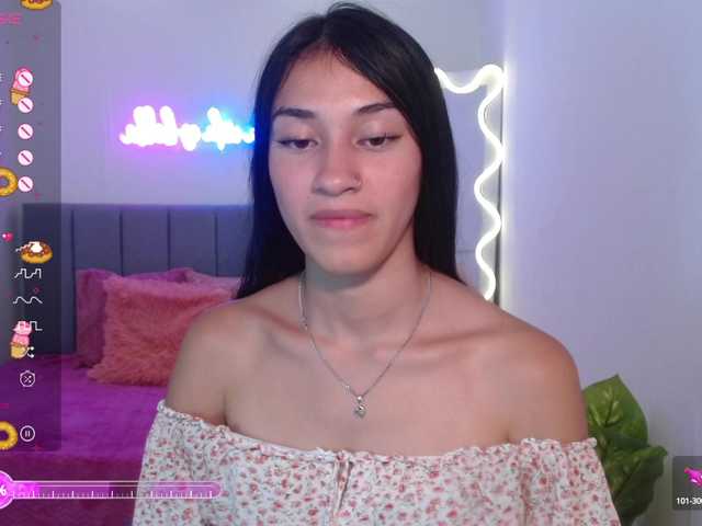 Live sex webcam photo for Jenner-tay #277652057