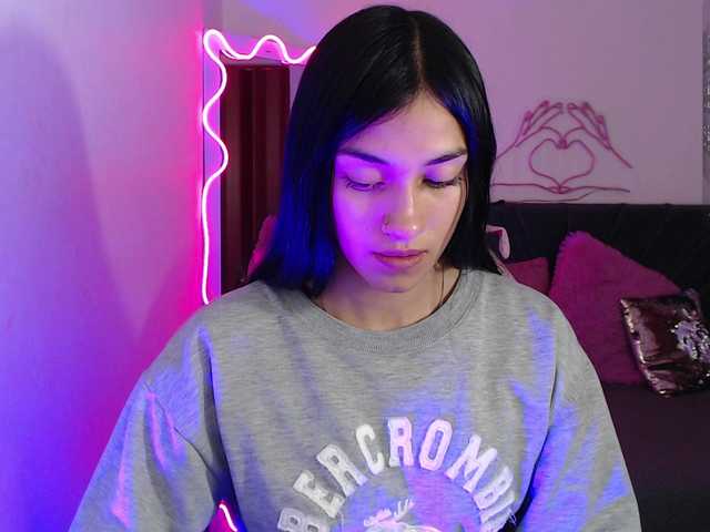 Live sex webcam photo for Jenner-tay #277657608