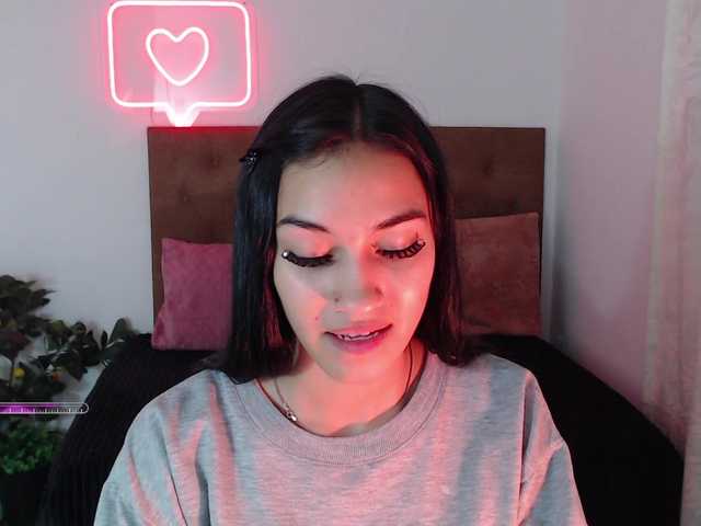 Live sex webcam photo for Jenner-tay #278196736