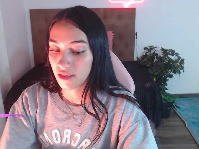 Live sex webcam photo for Jenner-tay #278211991