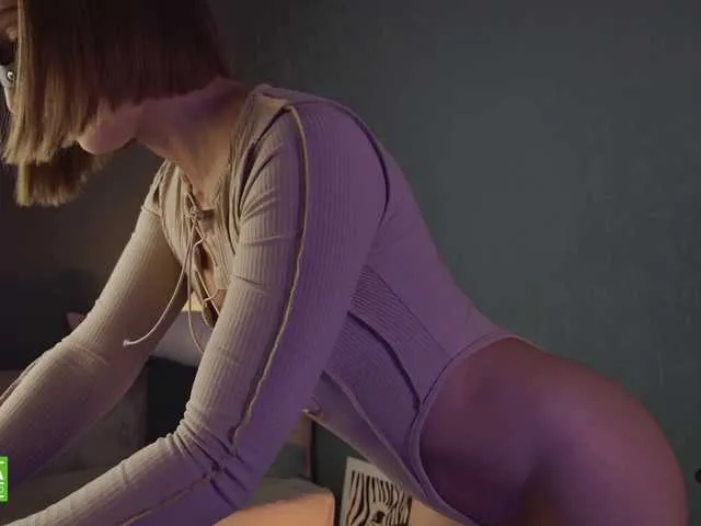 Live sex webcam photo for Jenniee #291984486